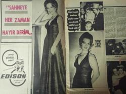 Pazar Haftalık Aktüalite Sinema Tiyatro Müzik ve Magazin Dergisi - 19 Ocak 1973 - Sayı:852 - Müşerref Tezcan - Eva Söderlinah - Hülya Koçyiğit kendisine yapılan sahne ve rejisörlük teklifini kesin olarak reddetti - Lütfi Ö. Akad- Selim Soydan - Adnan Tüzmen - Erdoğan Sarı - Selman Yaşar - Atilla Özdemiroğlu - Füsun Önal - Necla Gündoğdu - Tolga Günal - Betül Özyüreli - Adnan Şenses - Selma Güneri - Yusuf Sezgin - ORhan Günşiray - Ali Poyrazoğlu - Ceyda Sadıkoğlu - Sacit Aslan, Şeher Seniz'i terk edip eski nişanlısıyla tekrar barıştı - Selda Alkor eşinden ayrılacağı söylentilerini yalanladı ve mutlu olduklarını açıkladı - Cihat İlkbaşaran - Eva Bender sonunda bulundu - Kartal Tibet - Yeşim Tan - Birsen Ayda - Ajda Pekkan - Olacak iş değildi! - Behiye Aksoy - Orhan Elmas - Filiz Akın - Aysel İnanoğlu - Berker İnanoğlu - Arzu Okay - Seyhan Karabay - Arzu Okay müzisyen sevgilisiyle yakında nikah kıyıyor - Gönül Yazar dört yıl sonra - Cüneyt Arkın - Zeki Ökten - Tam Takım Dergi