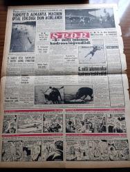 Vatan Gazetesi - 26 Mart 1957 - İstanbul İşçi Sendikalar Birliği Çalışma Vekili Mümtaz Tarhan Cevap Veriyor - Türk Ocakları - Çaylak Fırtınası Şiddetini Arttırdı - İngiltere'de Grevler Devam Ediyor - Dansöz Nana Tevkif Edildi - Baruthane Sitesi Hazırlığı Bitiyor - Cezayir'de 48 Saatte 300 Milliyetçi Öldürüldü - Kadın Kısırlığı Mevzuundaki Seminer Açıldı - Kabataş Lisesi Ve Ömer Seyfettin Yazan Tahir Alangu - Ahmet Mithat Efendi'nin Bir Romanı Musullu Süleyman Sadeleştiren Behçet Necatigil Yazı Dizisi - Çanakkale Türk'ün Kahramanlık Destanı - Kıbrıs'ta Rumlar Taşkınlık Yaptılar - Ankara'da Gima Mağazası Açıldı - Hoş Memo Karikatür - Balıkpazarında Dükkanları Yıkılanlara Yer Gösterildi - Aramızdan Ayrılanlar Büyük Bir İdealist Selim Sırrı Tarcan - Kan Deryası Macar İhtilalinin Destanı Yazan Alan Moorehead Yazı Dizisi - B Milli Takım Kadrosu Lağvedildi - Bulgar Şampiyonu C.D.N.A. İlk Maçını Beykoz'la Oynuyor - Gazeteci Cef Cob Çizen Peter Hoffman - Stiv Roper Çizen Saundes Ve Waggon
