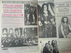 Pazar Haftalık Aktüalite Sinema Tiyatro Müzik ve Magazin Dergisi - 18 Şubat 1972 - Sayı:804 - Nebahat Çehre - Bahar Erdeniz - Türkan Şoray her filminde şarkıcı oluyor - Bahar Erdeniz - Atıf Yılmaz- Murat Soydan - Fatma Karanfil - Gönül Hancı'ya filmlerde soyunmak yasak - Tamer Yiğit - Behçet Nacar - Ertem Göreç - Cihangir Gaffari soluğu yine İtalya'da aldı - Melek Görgün - Deniz Erkanat - Semra Sine - Tugay Toksöz - İzzet Günay - Prenses Banu - Özel Türkbaş - Gül Gülsün - Hülya Babuş - Özcan Tekgül - Özdemir Birsel - Belgin Doruk - Faruk Kenç - Tursil Deterjan Reklamı - İzzet Günay bir çırpıda - Nebahat Çehre'nin Parolası - Kar'da Seks - Yeşim Yükselen fotoğraf ve haberi - Tam Takım Dergi