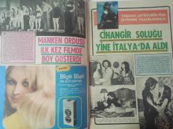 Pazar Haftalık Aktüalite Sinema Tiyatro Müzik ve Magazin Dergisi - 18 Şubat 1972 - Sayı:804 - Nebahat Çehre - Bahar Erdeniz - Türkan Şoray her filminde şarkıcı oluyor - Bahar Erdeniz - Atıf Yılmaz- Murat Soydan - Fatma Karanfil - Gönül Hancı'ya filmlerde soyunmak yasak - Tamer Yiğit - Behçet Nacar - Ertem Göreç - Cihangir Gaffari soluğu yine İtalya'da aldı - Melek Görgün - Deniz Erkanat - Semra Sine - Tugay Toksöz - İzzet Günay - Prenses Banu - Özel Türkbaş - Gül Gülsün - Hülya Babuş - Özcan Tekgül - Özdemir Birsel - Belgin Doruk - Faruk Kenç - Tursil Deterjan Reklamı - İzzet Günay bir çırpıda - Nebahat Çehre'nin Parolası - Kar'da Seks - Yeşim Yükselen fotoğraf ve haberi - Tam Takım Dergi