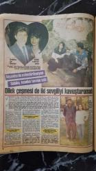 MEYDAN PAZAR GAZETESİ -  24 OCAK 1993 - GÜLAY ONAY ,AVRUPA YOLCUSU - ÇETİN ALP , AYSU KAPLAN , UMUT TUNA ,UYANIK ÇETİN - PROF. DR. ÖZDEMİR İLTER , HER YIL YÜZBİN BEBEK BIR YAŞINA GELMEDEN ÖLÜYOR -  SABİHA İLE SERDAR , NİŞANLISI İLE EVLENDİRİLMEYEN SABİHA KENDİNİ ASTI - MEDYUM MEMİŞ , İSLAMDA İÇKİ VE  KUMAR - MANKEN ÖZLEM ERSOY , ARTIK ELEKTİRİKLE GÜZELLEŞİORLAR - BOSNALI KADIN KAN AĞLIYOR - NEŞE ERBERK ' İN MANKENLERİ , PINAR ALTUĞ , GÜLER ŞAHİN , MERİÇ AKALIN - HAYDİ HANIMLAR ALIŞ VERİŞE - BİRAZ MİZAH - ŞÜKRÜ KARAKUŞ SIFIRLIYOR - WAYNE ' NİN DÜNYASI - SALAH BİRSEL ŞİŞEDEKİ ZENCİ -  35 ' İNCİ YILINDA SALİH ZEKİ KEYFİ - LEMAN SAM