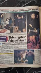 MEYDAN PAZAR GAZETESİ -  7 ŞUBAT 1993 - İKİSİ DE ASSOLİST, EMRAH İLE SEREN SERENGİL - RAŞİT SÜERKAN , KIRMIZI ŞAPKALI KIZLAR - KADINLAR MATİNESİ ESKİ GÜNLERİNİ YAŞIYOR -  MEDYUM MEMİŞ , İSLAM AHLAKI , YALAN , GIYBET ,RİYA VE İFTİRA - MEGA ŞOV'UN AĞIR TOPLARI , HÜLYA AVŞAR , İBRAHİM TATLISES , DEMET AKBAĞ VE RASİM ÖZTEKİN - AJDA PEKKAN , EMEL SAYIN , SEZAN AKSU - HİKMET UYSAL ELİNİ KANA BULAYAN KADIN - LEZBİYEN İLİŞKİLERDE BÜYÜK PATLAMA - GÜLTEN SİNAN ANLATIYOR , BİR BEBEK İÇİN CANIMI BİLE VERİRİM - YASAK İLİŞKİYE GİRDİĞİ AKREP ŞÜKRİYE ' NİN KURBANI OLDU - MODA , ŞIKLIĞA İMZA ATIN  -  BİRAZ DA MİZAH - ATİLLA BİRKİYE , SON YEMEK - LALE MANSUR , DÜŞ GEZGİNLERİ -WHİTNEY HOUSTON ' UN BAŞROL OYNADIĞI BADYGUARD FİLMİNİN MÜZİĞİ BÜTÜN DÜNYADA KAPIŞILIYOR - NURSELİ İDİZ