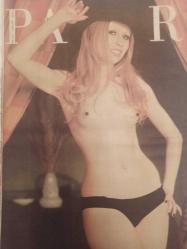 Pazar Haftalık Aktüalite Sinema Tiyatro Müzik ve Magazin Dergisi - 3 Mayıs 1974 - Sayı:919 - Seher Şeniz - Neriman Neril - Gül Tener kendini denize attı - Lale Belkıs - Diclehan Baban - Peter Mac Arien - Deniz Germiyanoğlu - İnci Şerbetçi - Ferit Şerbetçi - Deniz Uyguner - Rezzan Berk - Lale Önal - Didem Seydil - Neriman Tuna - Gülten Veral - Süheyl Yazıcı - Neriman Tuna - Türkan Şoray - Ajda Pekkan - Ayhan Işık - Orhan Aydınbaş - Mücap Ofluoğlu - Sezer Sezin - Muammer Karaca - Sermet Serdengeçti - Perran Kutman - Esmeray Saltuk - Ünal Uygur - Laura ile Anita'nın keyfine diyecek yok - Prenses Banu Dev Posteri - Emel Özden külot, sütyen Beyoğlu'nu arşınladı - Uğur Güçlü şarkıcı olmak için İnci Çayırlı'yı hoca seçti - Hülya Tuğlu evlenen aşkını unutmaya gayret ediyor - Kadir İnanır - Nilgün Atılgan - Anuşka - Sırrı Gültekin - Perihan Savaş - Aytaç Arman - Norma Levy - Lord Lambton - Jean Hom - Madam Jean Horn - Diclehan Baban - Nazan Şoray - Bahar Erdeniz - Posterli Tam Takım Dergi