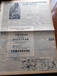 Vatan Gazetesi - 20 Mart 1957 - Maarifte Yeni Ufuklar Yazan Ahmet Emin Yalman Köşe Yazısı - Akabe Kapatılırsa İsrail Harp Edecek - Suriye'de Siyasi Buhran - Osman Bölükbaşı Yeni Bir Anayasa İçin Mücadele Ediyoruz Dedi - Artist Dansöz Şarkıcı Abbe Lane Fotoğraf - Denizcilik Bankasında Zarar 11 Milyonu Aşıyor - İspanya'nın NATO'ya Girmesi İsteniyor - Ahmet Mithat Efendi'nin Bir Romanı Musullu Süleyman Sadeleştiren Behçet Necatigil Yazı Dizisi - Çanakkale Türk'ün Kahramanlık Destanı Yazan Alan Moorehead Yazı Dizisi - Hukuk Fakültesi Fikir Kulübü Kuruldu - Genç Şair Metin Eloğlu'nun Şiir Kitabı Sultan Palamut Toplattırıldı - Reşat Nuri Güntekin İçin Yazan Ruşen Eşref Ünaydın Yazı Dizisi - Kan Deryası Macar İhtilalinin Destanı Yazan Szakaly Ferenc Yazı Dizisi - Bu Haftanın İlk Mühim Maçı Vefa Adalet Arasında Oynanıyor - Federasyon Kupası Maçları 20 Nisan'da Başlayacak - Buk Rocers Çizen Rick Yager - Stiv Roper Çizen Saunder Ve Woggon - Kurt Kapan Nero Çizen Rex Stout -  Adnan Menderes