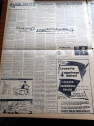 Vatan Gazetesi - 20 Mart 1957 - Maarifte Yeni Ufuklar Yazan Ahmet Emin Yalman Köşe Yazısı - Akabe Kapatılırsa İsrail Harp Edecek - Suriye'de Siyasi Buhran - Osman Bölükbaşı Yeni Bir Anayasa İçin Mücadele Ediyoruz Dedi - Artist Dansöz Şarkıcı Abbe Lane Fotoğraf - Denizcilik Bankasında Zarar 11 Milyonu Aşıyor - İspanya'nın NATO'ya Girmesi İsteniyor - Ahmet Mithat Efendi'nin Bir Romanı Musullu Süleyman Sadeleştiren Behçet Necatigil Yazı Dizisi - Çanakkale Türk'ün Kahramanlık Destanı Yazan Alan Moorehead Yazı Dizisi - Hukuk Fakültesi Fikir Kulübü Kuruldu - Genç Şair Metin Eloğlu'nun Şiir Kitabı Sultan Palamut Toplattırıldı - Reşat Nuri Güntekin İçin Yazan Ruşen Eşref Ünaydın Yazı Dizisi - Kan Deryası Macar İhtilalinin Destanı Yazan Szakaly Ferenc Yazı Dizisi - Bu Haftanın İlk Mühim Maçı Vefa Adalet Arasında Oynanıyor - Federasyon Kupası Maçları 20 Nisan'da Başlayacak - Buk Rocers Çizen Rick Yager - Stiv Roper Çizen Saunder Ve Woggon - Kurt Kapan Nero Çizen Rex Stout -  Adnan Menderes