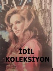 Pazar Haftalık Aktüalite Sinema Tiyatro Müzik ve Magazin Dergisi - 5 Kasım 1971 - Sayı:789 - Hülya Koçyiğit - Meral Zeren - 5 Yıllık Aşk Fotoromanı - Serpil Örümcer - Feri Can Sel - Figen Han - Seher Şeniz - Gülgün Erdem - Melek Görgün - Berkant - Edison Ampul Reklamı - Hüda Verdi ve Pırtık Yeşilçam'da - Önder Tekin - Mine Soley ''Beni de vücut güzeli seçin!'' - Meral Zeren: ''Sinemayı çok sevdim'' dedi - Nejat Uygur - Müjdat Gezen - Münir Özkul - Şefik Döğen - Hayri Caner - Rüştü Asyalı - Yıldırım Gencer nişanlısı Ülkü Özen'le Çerkez dansı oynadı - Zeki Müren yine sinemada - Arzu Okay - Lütfü Ö. Akad - Esen Püsküllü - Fatma Girik - Yılmaz Güney - Memduh Ün - Persil Deterjan Reklamı - Feri Cansel kıyasıya dayak yedi - Ayhan Işık - Memduh Ün - Fikret Hakan - Muhterem Nur - Müşfik Kenter - Kadir İnanır - Halit Akçatepe - Mürüvvet Sim - Kayhan Yıldızoğlu - Erden Alkan - Semih Sezerli - Melek Görgün - Behçet Nacar - Nesrin Kaptan - Kudret Şandra erkekliği bir yana bıraktı - Tam Takım Dergi