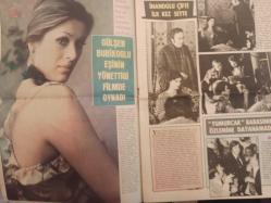 Pazar Haftalık Aktüalite Sinema Tiyatro Müzik ve Magazin Dergisi - 27 Ocak 1977 - Sayı:1062 - Caroll Bells - Nalan Çöl - Nilüfer - Ufukta Evlilik Var Ama Ne Zaman? - Rıza Silahlıpoda - Tokyo Yolcusu Şenay, Kimono ile Dolaşıyor - Neco ile Oya German kulüp tiryakisi oldu - Canan Candan - Işık Yavuz - Öztürk Serengil - İlhan Daner - Hadi Çaman - Safiye Filiz - Bülent Ersoy - Filiz Akın - Hülya Koçyiğit ancak Uludağ'da kendine gelebildi - Kemal Yamak - Gökben Uludağ'da ''Aşka Devam'' diyor - Neşe Alkan hem besteci, hem şarkıcı - Gülşen Bubikoğlu eşinin yönettiği filmde oynadı - Türker İnanoğlu - Gülşen Bubikoğlu - İlker İnanoğlu - Fatma Girik filme başladı ama üçüncü günü hastalandı - Melek Görgün yaş gününde konuklarına göbek attırdı - Deniz Erkanat - Ülkü Özen - Selen Büke - Alev Altın - Nükhet Duru iki yıl öncesi cömertçe soyunuyordu - Seyyal Taner - Tango devri geri geldi - Seceattin Tanyerli - Fehmi Ege - Arzu Okay - Ceyda Karahan - Nalan Çöl - Mireille Alonville - Tam Takım Dergi