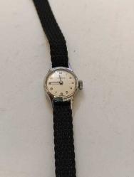 S8---JUNGHANS ESKİ KURMALI KADIN SAATİ--ÇALIŞIYOR