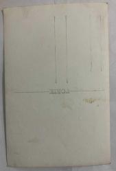 ELİNDE PELİKAN YAPIŞTIRICI OLUP ÇANTA TUTAN    9-10  YAŞLARINDA ERKEK ÇOCUĞU FOTOĞRAFI - ORİJİNAL SİYAH & BEYAZ, 14X 9cm EBADINDA - 1940'LAR, 1950'LER, 1960'LAR ve 1970'LER TÜRKİYE'SİNDEN NOSTALJİK DOĞUM GÜNÜ HEDİYESİ