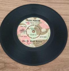 AJDA PEKKAN-TATLI DÜNYA