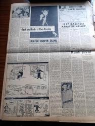 Vatan Gazetesi - 2 Ocak 1957 - Ahmet Emin Yalman Köşe Yazısı - Amerika Ortadoğu'nun Rus Nü-fuzu Altına Girmesine Mani Olacağını Bildirdi - Atina Radyosu Türk Tarihine Hücum Etti - Sinema Dünyasının Cinsi Cazibesi Dorothy Murray - Hür Macarlar Mücadeleye Yurt Dışında Devam Edecek - Kahire İngiliz Mısır Anlaşmasını Feshetti - Kruşçev Hepimiz Stalinciyiz Dedi - Suriye Türkiye İle Münasebetlerini Gözden Geçirecek - Deniz Kızı Yazan Anne Mariel Yazı Dizisi - Hoş Memo Karikatür - Çanakkale Türk'ün Kahramanlık Destanı Yazan Alan Moorehead Yazı Dizisi - 1957 Başında Karayollarımız Yazan Nuri Özbalkan - Rock And Roll'ci Elvis Presley - Doktor Estep'in Ölümü Çeviren Oktay Akbal Yazı Dizisi - Spartak Fenerbahçe'yi Güçlükle Yenebildi - Yeni Futbolcularımız 1 Yazan Nejat Tez - Galatasaray'ın Formda Müdafii İsmail Kurt - Futbol Oyuncusunun Sayısı On İkiye Çıkarılacak - Stiv Roper Çizen Saundes Ve Waggon - Demirsporlar Avrupa Şampiyonası