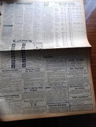 Vatan Gazetesi - 9 Mart 1957 - Ahmet Emin Yalman Köşe Yazısı - İsmet İnönü Gazetemize Beyanat Verdi - Ruslara Komünistler Bile İnanmıyor - Macarlara Bütün Dünya Kucağını Açtı - Suriye Milletvekili Abdül Hadibe Maharani Türkiye'ye İltica Etti - Kırşehir'in Macerası Yazan Erol Ülgen - Pearl Harbor Baskınının Anlatılmayan Tarafları Yazan Walter Lord Yazı Dizisi - Amerikalı Ermeni Koleksiyoncu Arcutter Kazancian İstanbul'da - Ahmet Mithat Efendi'nin Bir Romanı Musullu Süleyman Sadeleştiren Behçet Necatigil Yazı Dizisi - İlahi Komedya Ve Peer Gynt -  NATO Kuvvetleri Başkumandanı General Norstad Türkiye NATO Ve Bağdat Paktı Arasında Bir Kilit Noktasıdır - Irak Prensi Abdulillah Bugün Gidiyor - Çanakkale Türk'ün Kahramanlık Destanı Yazan Alan Moorehead Yazı Dizisi - Reşat Nuri Güntekin İçin Yazan Ruşen Eşref Ünaydın Yazı Dizisi - 1001 Gece Masalları Hazırlayan Suat Taşer Yazı Dizisi - Ev Kadın Moda - Burç Falı - Macar Ujpeşt Takımı Kafile Başkanı Sebes İzmir Futbolunu İlerlemiş Gördüm Dedi