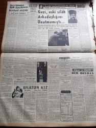 Vatan Gazetesi - 28 Haziran 1957 - Ahmet Emin Yalman Köşe Yazısı - Osman Bölükbaşı'na Dün Celpname Geldi - Buz Revüsünün Sıcak Kızları - Eskişehir'de Cumhuriyetçi Millet Partisi Ve Hürriyet Partisi Yakınlaşması -  İsmet İnönü Bugün Geliyor - Bir Tabancalı Katil Polis İle Düello Etti - Metin Toker Ameliyat Oldu - Başvekil Adnan Menderes İstanbul'da - Eflatun Kız Yazan Nihal Yeğinobalı Yazı Dizisi - İzmir Suikastının İç Yüzü General Ali Fuat Cebesoy Yazıyor Yazı Dizisi - Pertevniyal Lisesinde Diploma Töreni - Berlin Film Festivalinde Yazan Burhan Arpad Yazı Dizisi - Akciğer Kanserinde Sigara Büyük Etken - Grace Kelly'nin Bir Çocuğu Daha Oluyor - İzmir Körfezinin Rengi Kırmızılaştı - 1 Yılda 702 Karaborsacı Mahkemeye Sevkedildi - Yalman Hollywood'da Hollywood'da Bir Türk Dostu Alberto Morin - 1001 Gece Masalları Hazırlayan Suat Taşer - Gülşen Doruk Amerika'da Yazı Dizisi - Galatasaray'ı Dün Moskova'ya Uğurladık - Üç Yaşlı İngiliz Koşusunu Lorna Doone Kazandı - Fransa'da Otomobil Yarışları
