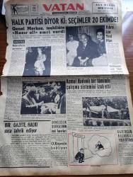 Vatan Gazetesi - 14 Temmuz 1957 - Ahmet Emin Yalman Köşe Yazısı - Halk Partisi Diyor ki Seçimler 20 Ekim'de - Kemal Hadımlı Bir Tamimle Çalışma Sistemini İzah Etti - Kıbrıs İçin Yeni Plan - Gazeteciler Başvekil Adnan Menderes'i Getirdi - Geçmiş Zaman Fıkraları Sultan Hamit Zamanı Yazan Abdülhak Şinasi Hisar - Rauf Bey'le Münakaşalar General Ali Fuat Cebesoy Yazıyor Yazı Dizisi - Eflatun Kız Yazan Nihal Yeğinobalı Yazı Dizisi - Adnan Veli'den Fantezi - Pakistan Amerika Müşterek Tebliği - Asya Gribi Türkiye'yi Sardı - 1001 Gece Masalları Hazırlayan Suat Taşer Yazı Dizisi - Fenerbahçe Kulübünün Fevkalade Kongresi Bugün Yapılıyor - İstanbul Yarışları Sürprizle Başladı - Hakkı Yeten Federasyona Döndü - Hoş Memo Karikatür