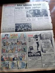 Vatan Gazetesi - 14 Temmuz 1957 - Ahmet Emin Yalman Köşe Yazısı - Halk Partisi Diyor ki Seçimler 20 Ekim'de - Kemal Hadımlı Bir Tamimle Çalışma Sistemini İzah Etti - Kıbrıs İçin Yeni Plan - Gazeteciler Başvekil Adnan Menderes'i Getirdi - Geçmiş Zaman Fıkraları Sultan Hamit Zamanı Yazan Abdülhak Şinasi Hisar - Rauf Bey'le Münakaşalar General Ali Fuat Cebesoy Yazıyor Yazı Dizisi - Eflatun Kız Yazan Nihal Yeğinobalı Yazı Dizisi - Adnan Veli'den Fantezi - Pakistan Amerika Müşterek Tebliği - Asya Gribi Türkiye'yi Sardı - 1001 Gece Masalları Hazırlayan Suat Taşer Yazı Dizisi - Fenerbahçe Kulübünün Fevkalade Kongresi Bugün Yapılıyor - İstanbul Yarışları Sürprizle Başladı - Hakkı Yeten Federasyona Döndü - Hoş Memo Karikatür