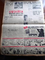 Vatan Gazetesi - 24 Mayıs 1957 - CHP Rejim Davasının Süratle Hallini İsteyecek - Makarios Londra'ya Gidiyor - Meşhur Bir İngiliz Kalp Cerrahı Russell Brock Geldi - Ofis Köylüden 600 Bin Ton Buğday Alacak - Fransa'da Başvekil Henüz Yok - Francis Noel Baker Neden Yunanlıların Dostu - Charlie Chaplin'in Bir Kız Çocuğu Oldu - Eflatun Kız Yazan Nihal Yeğinobalı Yazı Dizisi - Zahir Güvemli'nin Resim Sergisi - İstanbul'un Fethinin 504.  Yıldönümü - Şehir Tiyatrosu Gülhane'de Faaliyete Geçiyor - Havalarda 70.000 Km. Yazan Ahmet Emin Yalman Yazı Dizisi - Ankara'da 52 Evlik Bir NATO Sitesi Kurulacak - Deprem Bölgesinde Bir Gezi Yazan Naim Tirali - Ömer Seyfettin'in Büstü Açıldı - Batakhane İnsanları Yazan Adnan Veli Yazı Dizisi - Mehmet Ali Has'ın Transfer Ayında Adalet'ten Ayrılacağı Söyleniyor - 100 Bin Kişilik Stadyum Edirnekapı İle Topkapı Arasında Yapılacak - Milli Oyuncu Recep Adanır Viyana'ya Gitti - Dün Yapılan Ankara At Yarışları - Federasyon Kupası Maçları - Buk Rocers Çizen Rick Yager