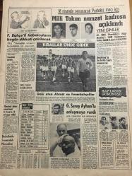 HÜRRİYET GAZETESİ  2 MART 1965 YIL :6048---İnönü ,Hükümeti Hem Tebrik Hem Tenkit Etti ---Beyazlar şeytanın peşinden gidiyor --Kız kardeşini öldüren astsubay ,hakimin karşısına smokinle çıktı ---Ana katili genç  karısını öldürmek için firar etti ---105 Yaşındaki Kuşçu Dede nin Bir Oğlu Daha Dünya ya Geldi ---İdare adamları yetiştirmek için bir seminer düzenlendi ---Rus Başbakanı Kosigin :Beyaz değil  kara kitap dedi --Nuri Sesigüzel ---Tekel Bakanı ,tütün fiyatı düşmeyecek dedi ---Fenerbahçeli futbolcuların bugün dikkati çekilecek --Milli Takım namzet  kadrosu açıklandı --Golü atan Ahmet ve Fenerbahçeliler ---Olimpiyat yüzme rekortmeni D.Fraser e ,10 yıl ceza verildi --Galatasaray  Ayhan la anlaşmaya vardı --Beşiktaş ta bu hafta Sanlı oynayacak --Basketbol de sonunculuk mücadelesi ---Sulukule tarihe karışıyor --Muhalefet Lideri Mutedil bir Konuşma Yaptı ---