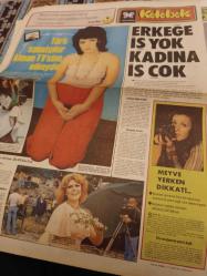 Kelebek Ev Gazetesi manşet  sayfası - 23 Ağustos 1975- Türk sanatçılar Alman TV sine el koydu. Erkeğe iş yok Kadına iş çok.Meral Orhonsay, Neşe Karaböcek,Semra Özdamar