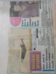 10 Kasım 1981 - Fenerbahçe takımında 5 güreşçi, Spor Akademisi'nde öğrenci - Minderlere artık kültürlü sporcu geliyor - Kaleciliğe doyamadı - Mete şimdi de Sirkeci Süleymaniye fileleri önünde bekçilik ediyor- Gazete haberi - Tek Yaprak Arkalı Önlüdür