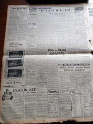 Vatan Gazetesi - 22 Mayıs 1957 - Makarios New York'a Gideceğini Bildirdi - Kasımpaşa'da Bulunan Dalgıç Okulu Ve İle Seyir Ve Hidrografi Dairesi Çubuklu'da Yeni Binasına Taşındı - Devlet Personel Kanunu Geri Kaldı - Buğday Fiyatına Yapılan Zam İyi Karşılanmadı - Judo Güreşi - Osman Bölükbaşı İmar İşini Tenkid Etti - CHP Seçim Hileleri Adlı Bir Kitap Hazırlıyor - Pamukçuluk Kongresi Devam Ediyor - Ataç'ın Öfkesi Yazan Azra Erhat - Eflatun Kız Yazan Nihal Yeğinobalı Yazı Dizisi - Berbat Süleyman'ın Duruşmalarını Yazmak Yasak Oldu - Fikret Akdora'nın İnsanlar Arasında isimli Şiir Kitabı Toplattırıldı - Siyah Kalem Yazan Ahmet Kutsi Tecer Köşe Yazısı - Havalarda 70.000 Km. Yazan Ahmed Emin Yalman Yazı Dizisi - Hikmet Baydur'un Semineri - Deprem Bölgesinde Bir Gezi Yazan Naim Tirali Yazı Dizisi - Batakhane İnsanları Yazan Adnan Veli Yazı Dizisi - 1001 Gece Masalları Hazırlayan Suat Taşer Yazı Dizisi - Vidi Vidi Çizen Walter Lantz - Mehmet Ali Has-  Lefter Küçükandonyadis'in Gollük Pası