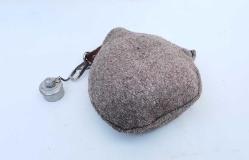 MATARA, ORİJİNAL KABINDA 2.DÜNYA SAVAŞI DÖNEMİ İNGİLİZ ASKER MATARASI 2.Dünya Savaşı dönemi orijinal askeri kabında yüksek kondisyonda İngiliz asker matarası. Yükseklik: 21cm