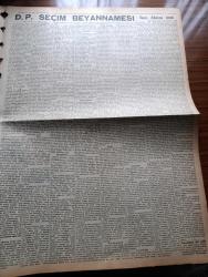 Vatan Gazetesi - 9 Mayıs 1950 - Maziye Karışmak Üzere Olan Bir Umacı Yazan Ahmet Emin Yalman Köşe Yazısı İşsizlik - Demokrat Parti'nin Seçim Beyannamesi - İsmet İnönü Dün Akşam Şehrimize Geldi - Demokrat Parti Başkanı Celal Bayar Dün Ankara'da Konuştu - Sadık Aldoğan Dün Yine Tevkif Edildi - Fuat Arna Tahliye Edildi - Erzurum Gençlik Teşekküllerinin Beyannamesi Komünistlik Beyannamesi -  Nazım Hikmet'in Annesi Ölüm Orucuna Başlıyor Fotoğraf - Halide Edip Adıvar İzmir'de Seçim Nutku Söyledi - Yirmibeşinci Saat Yazan C. Virgil Gheorghui Yazı Dizisi - 19 Mayıs Gençlik Bayramı - Helikopterin Tecrübesi Yapıldı - 14 Mayıs 1950 Seçimi Yaklaşıyor - Amerikalılar Beşiktaş Takımını Bekliyor - Radarla Çizilen Beyin Ve Kalbin Haritaları - Hikaye Bir Hesap Makinesi Yazan Michelle Maurois - Parker 51 Kalem - Üçüncü Dünya Harbi Ne Zaman Kopabilir - İstanbul Ankara Radyosu Programı - Kanuni Sultan Süleyman Yazan Feridun Fazıl Tülbentçi Yazı Dizisi - Taksim Belediye Gazinosunda Bale Kellenrok