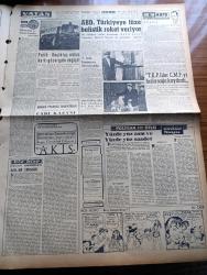 Vatan Gazetesi - 24 Ocak 1959 - Kıbrıs Davamızın Kulislerinde Yazan Ahmet Emin Yalman Köşe Yazısı - Kemal Aygün Dün Demokrat Parti İl Başkanı Oldu - Memurlara Zamlar Kesintisiz Ödenecek - Fatin Rüştü Zorlu Kıbrıs İçin Prensip Anlaşmasına Varılamadı Dedi - Sümerbank İşçilerine De Zam Yapılacak - Komünizm Propagandası Yapmaktan Sanık Olanlar - Vatan Partisi İleri Gelenlerinden Hikmet Kıvılcımlı - Süleyman Şahin Tar - Resmi Ziyaretlerde İçilen Viskilerin Nasıl Temin Edildiği Soruldu - Cerrahpaşa Hastanesi'nde Veremlilere Konser - Ay Tutulduğu Gece Yazan Kemal Bilbaşar Yazı Dizisi - Fatih Beşiktaş Otobüs Hattı Güzergahı Değişti - ABD Türkiye'ye Füze Balistik Roket Veriyor - Sophia Loren Uğruna İntihar Eden Mühendis - Briç Masasında Cinayet Yazan Agatha Christie Yazı Dizisi - Beşiktaş Kulübünden Ayrılan Remondini Beykoz'u Mu Çalıştıracak - Büyük Maça 1 gün Kaldı Beşiktaş Fenerbahçe - İspanya Ligi'nde Barcelona Lider - 3,5 Yürekli Şerif Çizen OCKS - Fenerbahçe Darüşşafaka Basketbol Maçı