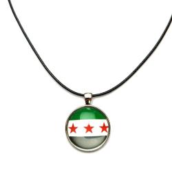 3 Yıldız Özgür Suriye Bayrağı Metal Kolye Yeşil Beyaz Siyah Syria Bayrağı Camlı Gümüş Renk