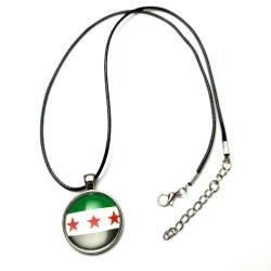 3 Yıldız Özgür Suriye Bayrağı Metal Kolye Yeşil Beyaz Siyah Syria Bayrağı Camlı Gümüş Renk