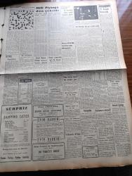 Vatan Gazetesi - 8 Şubat 1959 - 21. Kongre Karşısında Yazan Ahmet Emin Yalman Köşe Yazısı - Kıbrıs NATO İçinde Bağımsız Olacak - İki Devlet Adamı İngiltere Başbakanı Macmillan İle Amerikan Dışişleri Bakanı John Foster Dulles Fotoğrafı - Bütçe Komisyonu Toplantısında Zam Tasarıları Dün Gece Kabul Edildi - İktisadi İşbirliği 21,5 Milyon Dolar Kredi Açıyor - Başbakan Adnan Menderes'in Ödeneği 3000 Liraya Çıkıyor - Tophane'de Tehlikeli 60 Bina Tahliye Ediliyor - Park Otelde Bir Fransız İntihar Etti - Ay Tutulduğu Gece Yazan Kemal Bilbaşar Yazı Dizisi - Grev Hakkı Ve Demokrat Parti Yazan Muammer Aksoy - Avni Doğan Resim Sergisi Açıyor - Fikir Ve Sanat Yazan Ali Gevgilili - Oktay Akbal Köşe Yazısı - Nürnberg Suçluları Çeviren Hale Kuntay Yazı Dizisi - Adnan Veli'den Fantezi - Briç Masasında Cinayet Yazan Agatha Christie Yazı Dizisi - Fenerbahçe Beyoğluspor'u Ancak Penaltı İle Yendi - Bugün Mithatpaşa'da Galatasaray Adalet İle Karşılaşıyor - Vefa 1 İstanbulspor 0 - Haftalık Hoş Memo Karikatür