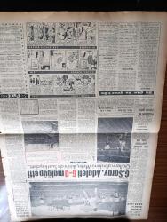 Vatan Gazetesi - 9 Şubat 1959 - Üç Milyarlık Açık Yazan Ahmet Emin Yalman Köşe Yazısı - Kıbrıs İçin Kesin Karara Varılıyor - İngiliz Hakimiyeti Sona Erince Cumhuriyet İdaresi Kurulacak - Evin Kapısı Üstüne Mühürlenen Kadın Bugün Kurtulacak - Mebus Maaşları Dün Gece 4480 Liraya Yükseltildi - Nikita Kruşçev Ve Kürk - Küba'nın Doğu Bölgelerine Giden Fidel Castro Çocuklara Oyuncak Dağıttı - Ay Tutulduğu Gece Yazan Kemal Bilbaşar - Robert College'in Yarınki Manzarası -  Demokrat Parti'nin TomTom Ocağı Davul Ve Zurna İle Açıldı - Adalet Bakanı Esat Budakoğlu - Bir Kedi Vatan Cephesine Katılmış - Türkiye Serbest Muhasebeciler Sendikası İdarecileri Aleyhine Dava Açıldı - Demokratlar Hürriyet Partisi'ne Mason Dedi - Nürnberg Suçluları Çeviren Hale Kuntay Yazı Dizisi - Briç Masasında Cinayet Yazan Agatha Christie Yazı Dizisi - Galatasaray Adaleti 6 0 Mağlup Etti - Galatasaray Modayı 69 64 Yendi - Cankurtaran Kanlıcayı 2 1 Yendi - Burç Falı - Stiv Roper Çizen Saunder Ve Waggon -