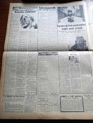Vatan Gazetesi - 22 Ocak 1953 - Sevdiğim Kasaba Yazan Ahmet Emin Yalman Köşe Yazısı - Türk Yugoslav İşbirliği - İsmet İnönü Biz İşbirliği Arzusundayız Dedi - Eskişehir'de inkılapçılarla Mürteciler Arasında Mücadele - İstinaf Mahkemeleri Nasıl Kurulacak - Amerikan Başkanlığı İçin Eisenhower Dün Fiilen Vazifeye Başladı - Garsonlar Yüzde 10 u Alacaklar - Kadınlar Tekkesi Yazan Refik Halid Karay Yazı - 1952 de Paramızın Harici Kıymeti - Ecnebilerle Evli Olan Üniversite Öğretim Üyeleri - Türk Devrim Ocakları Laiklik Haftası Çalışmaları Devam Ediyor - Mapusane Çeşmesi Yazan Mehmet Yanık Yazı Dizisi - Oda Müziği Konseri - Paris'te Eski Türk Sanat Eserleri Sergisi Yarın Açılıyor - Dünya Gençlik Birliği ( WAY) Yurdumuzda Kurs Açacak - Habeş Güneşi Yazan Jean D'esme Yazı Dizisi - Federasyon Serbest Güreşte Yeni Bir Hamle Yapıyor - Dünya Kayak Müsabakaları - Hayrabetyan İle İvel Boks Maçı - Radyolin Diş Macunu - Singer Saat Mağazası - Gripin - Star Traş Bıçağı - Derman Ağrı Kesici - Good Year