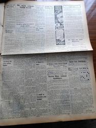Vatan Gazetesi - 22 Ocak 1953 - Sevdiğim Kasaba Yazan Ahmet Emin Yalman Köşe Yazısı - Türk Yugoslav İşbirliği - İsmet İnönü Biz İşbirliği Arzusundayız Dedi - Eskişehir'de inkılapçılarla Mürteciler Arasında Mücadele - İstinaf Mahkemeleri Nasıl Kurulacak - Amerikan Başkanlığı İçin Eisenhower Dün Fiilen Vazifeye Başladı - Garsonlar Yüzde 10 u Alacaklar - Kadınlar Tekkesi Yazan Refik Halid Karay Yazı - 1952 de Paramızın Harici Kıymeti - Ecnebilerle Evli Olan Üniversite Öğretim Üyeleri - Türk Devrim Ocakları Laiklik Haftası Çalışmaları Devam Ediyor - Mapusane Çeşmesi Yazan Mehmet Yanık Yazı Dizisi - Oda Müziği Konseri - Paris'te Eski Türk Sanat Eserleri Sergisi Yarın Açılıyor - Dünya Gençlik Birliği ( WAY) Yurdumuzda Kurs Açacak - Habeş Güneşi Yazan Jean D'esme Yazı Dizisi - Federasyon Serbest Güreşte Yeni Bir Hamle Yapıyor - Dünya Kayak Müsabakaları - Hayrabetyan İle İvel Boks Maçı - Radyolin Diş Macunu - Singer Saat Mağazası - Gripin - Star Traş Bıçağı - Derman Ağrı Kesici - Good Year