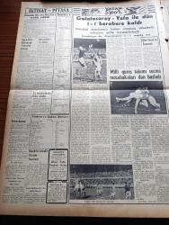 Vatan Gazetesi - 26 Ocak 1953 - Dokuz Prensip Yazan Ahmet Emin Yalman Köşe Yazısı - Demokrat Parti Genel İdare Kurulu İrtica İşini İnceledi - Doğu Almanya'da Yahudilere Baskı - Malatya'da Ahmet Emin Yalman Suikastı Tahkikatı Sona Ermek Üzere - Amerika'nın Bazı Memleketlerde İhtarı - Tanzimatta Hür Fikirler Yazan Avukat Reşat Kaynar - Doçent Feyyaz Berkay Vazifeye Başladı - Balattaki Kiliseyi Soydular - Avrupa'da Grip Salgını Var - Pakistan'da Mecburi Namaz Kılınması İstendi - Uzakdoğu'dan Hakikatler Ve Masallar Yazan Altemur Kılıç Yazı Dizisi - Edebiyat Kongresi Yazan Oktay Akbal - Şehirden Röportajlar Yazan Sadun Tanju - Amerika'dan Vatan'a Yazan Sara Ertuğrul Yazı Dizisi - Onu Affettim Filmi Oynayanlar Bülent Ufuk Suzan Rutkay Ve Neyzen Tevfik - Galatasaray Vefa İle Berabere Kaldı - Federasyon Eski Başkanı Ulvi Yenal'ın Beyanatı - Philips Pilli Radyoları - Radyolin Diş Macunu - Emlak Bankası- Arı Bisküvileri - Ankara'da Gazeteciler Cemiyetinin Kongresi Yapıldı - Nazlı Tlabar