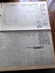 Vatan Gazetesi - 25 Ocak 1953 - Kalplerdeki Üzüntüler Yazan Ahmet Emin Yalman Köşe Yazısı - İran Parlamento Kapısında Halk Ve Asker - General Collins Kore'ye Gidiyor - İrtica Tahkikatında Yeni Safhalar - İslam Demokrat Partisi Başkanı Cevat Rıfat Atılhan Tevkif Olundu - Başbakan Adnan Menderes Basın Toplantısı Yapacak - Eski Amerikan Cumhurbaşkanı Truman Halkın Karşısında - Kadınlar Tekkesi Yazan Refik Halid Karay Yazı Dizisi - Tanzimatta Hür Fikirler Yazan Avukat Reşat Kaynar - Büyük Bir Pul Kaçakçılığı Meydana Çıkarıldı - Orkestra Şefi Wilhelm Furtwaengler Sahnede Hastalandı - Senenin En Büyük Filmi Saba Melikesi Belkis- Amerika'dan Vatan'a Yazan Sara Ertuğrul Yazı Dizisi - Cemiyet Hayatı -  İstanbul Sinemalar Tiyatrolar Programı - Habeş Güneşi Yazan Jean D'esme Yazı Dizisi - Kısa İlanlar -  Eskrim Karşılaşmaları Fotoğraflı - Minerva Dikiş Makineleri - Good Year Lastikleri - İstanbul Ankara İzmir Teknik Üniversite Teknik Okulu Radyo Programı - Star Traş Bıçağı - Emlak Bankası-