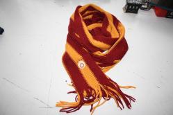 LOT.15 » VİNTAGE GALATASARAY ATKISI    DETAYLAR RESİMLERDE     (ANTİK KOLİ 30