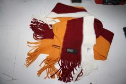 LOT.17 » VİNTAGE GALATASARAY ATKISI    DETAYLAR RESİMLERDE     (ANTİK KOLİ 30