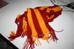 LOT.18 » VİNTAGE GALATASARAY ATKISI    DETAYLAR RESİMLERDE     (ANTİK KOLİ 30