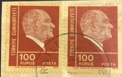 Mektup Zarfından Kesilmiş  / Postadan Geçmiş İkili Pul Filateli - Damgalı - ATATÜRK, 100 KURUŞ - Türkiye Cumhuriyeti - Turkish Stamp - NOSTALJİK DOĞUM GÜNÜ HEDİYESİ