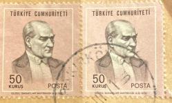 Mektup Zarfından Kesilmiş  / Postadan Geçmiş İkili Pul Filateli - Bakırköy 1971 Damgalı - ATATÜRK, 50 KURUŞ - Türkiye Cumhuriyeti - Turkish Stamp - NOSTALJİK DOĞUM GÜNÜ HEDİYESİ