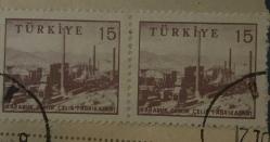 Mektup Zarfından Kesilmiş  / Postadan Geçmiş İkili Pul Filateli - Damgalı - KARABÜK DEMİR ÇELİK FABRİKASI , 15 PARA - Türkiye Cumhuriyeti - Turkish Stamp - NOSTALJİK DOĞUM GÜNÜ HEDİYESİ