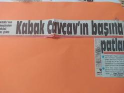 20 Ocak 1988 - Tercüman Gazetesi - Spor Teşkilatı'nın üst kademesinden ilgi çekici bir yorum çıktı - Kabak Cavcav'ın başına patlar - FİFA dün saat 17.00'de gönderdiği teleks yazısı ile federasyonumuzdan bilgi istedi - Gazete tam değil kupürüdür - 36x14cm ebatındadır..