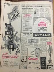 HÜRRİYET GAZETESİ 12 TEMMUZ 1968 YIL :21 SAYI :7258--Demirel :Bu konuda yarın konuşacağım ---Haber Bomba  tesiri yarattı ---Geriye dönüş olamaz ---Sevdiği dul Alman kadın ile Türk aşığını vuran katil  bizde adet böyledir  dedi ---Çalışma Bakanı Münih te İstanbul kabadayıları mekik  dokuyorlar dedi ---Gelen  3 uçak da arıza yapınca  yaralı çocuk  dördüncüsü ile nakledildi --Sibirya da 54 yıl önce kalan Türk ile Alman subayı Taksim de  buluşacaklar ---Yüzlerce  turist her  gece halay çekiyor ---Kaçak oto sokan şebekenin bir elemanı 2,5 ay  sonra yakalandı --İşçiler haftada  48 saat çalışacak---Blaiberg 'i yaşatan serumu Alman doktorlar bulmuşlar --Santa Lucia otel işleten Türk --25 Kilometrelik maraton için 14 yüzücü bu sabah--Mercer 'in eseri :M.City mucizesi ---2,14 Metrelik Hüseyin Alp Sivasspor a antrenör  oldu ---Fenerbahçeliler Salim 'i Arjantinli Rattin e  benzetti ----İstanbul çevre yolunun geçeceği yerler  belli oldu ---Diğer partiler siyasi hakların  verilmesine karşı ---