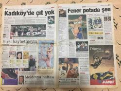 Milliyet Gazetesi - 22 Mart 1999  - Hikaye - AP - Çelik - Türkiye - Fabri - Fabrika - Lens - Seçim - Fikret Bila - Başbakan - DTP - BM - Meclis - Demokrasi - İstanbul - Tıp - Tekstil - Tank - Belçika - Dünya Bankası - Moda - Vural Savaş - Savcı - Türkan Şoray - Edip Akbayram - Sağlık - Fenerbahçe - Teknik Heyet - Şampiyonluk - Galatasaray - Teknik Direktör - Ceza - Antrenman - Arsenal - Almanya - Freiburg - Bayern - Bayern Münih - Zara - Film - Yönetmen - Avukat - LP - Defne Samyeli - Sinema - Dizi - Beşiktaş - NATO - Yıldız Futbolcu - Bale - Taraftar - Real Madrid - Tottenham - Partizan - Kupa - Southampton - Everton - İspanya - Litvanya - Celta Vigo - Lazio - Nez - Peru - Fransa - Harun - Savunma - Bordeaux - Strasbourg - Mars - Basketbol - Şili - Model - Fatih Terim - Finlandiya - ABD - Moldova - Otel - Miami Heat - Houston Rockets - Charles Barkley - Ankara - Ekonomi - CHP - Sanat - Sergi - Faiz