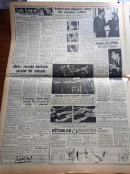 Vatan Gazetesi - 5 Nisan 1955 - Yeni Bir Suikast Yazan Ahmet Emin Yalman Köşe Yazısı - Kamil Şemun Ve Celal Bayar Bugün İstanbul'a Geliyor - Yunan Denizaltıları Kıbrıs'a Silah Çıkardı - İngiliz Irak Paktı İmzalandı - Başvekil Adnan Menderes Max Thornburg İle Görüştü - Dumlupınar Denizaltısı Şehitleri Anıldı - Meteoroloji Umum Müdürü Fuat Adalı Yağmur Durumu İçin İzahat Verdi- Hanımın Çiftliği Yazan Orhan Kemal Yazı Dizisi - Gazi Osman Paşa Dün Anıldı - Rumelihisarı Ve Tarihi Eserler Restore Edilecek - Geçmişte Bugün Müşir Gazi Osman Paşa'nın Ölümü Yazan Feridun Fazıl Tülbentçi Yazı Dizisi - Gazeteci Ceyn Arden'in Maceraları Çizgi Roman - Nafia Vekili Kemal Zeytinoğlu - NATO'nun 6. Yılı İçin Tören - Altmış Yaşında Harikalar Yarayan Bir Soprano Kirsten Flagstad - Şöhretten Şikayet Eden İki Meşhur Yıldız Audrey Hepburn ile Kocası Mel Ferrer - İtalya'yı Tehdit Eden Dava Yazan Michael Sheldon Yazı Dizisi - Grekoromen Güreş Seçmeleri Cumartesi Günü Yapılıyor - Avrupa Boks Şampiyonası