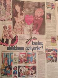 Hafta Sonu Haftalık Aktüalite Sinema Tiyatro Müzik ve Magazin Gazetesi - 27 Haziran 1975 - Sayı:26 - Türkan Şoray ''Ben de Fantom'a bindim'' - Şefik Tabakan - Muammer İnal - Müjde Ar - Mehtap Gürel - Tarık Akan - Muzaffer Tema - Gülay Tema - Bütün Samsun ağlıyordu - Gülşah'ın korkusu - Yaşla gelen dortlar - Kaza geliyorum demez - Prenses Caroline - İzzet Günay - Güzele ne yaraşmaz - Güngör Sikman - Aytül Tanaçan - Nuran Demirdöken - Merih Gürkaynak - Neydi, neydi, ne? - Truva'daki Ceset - İngiliz ajanı bağırdı: ''Bırak kılıcı değiştirme'' - Aytaç Arman pes etti - Türkan Şoray - Gülsün Kamu gökte ararken - Şimdi de havacıların yıldızı - Saraylarda aşk başkadır çizgi romanı - Nilgün Atılgan neden hep beyaz tuvalet - Ali Rıza Binboğa, Çatı katındaki mini plaj - Hülya Tuğlu - 150 bebekli genç anne - İşte Yeliz - Melike Demirağ - Yeşilçam Kilo Atıyor - Feri Cansel - Melek Görgün - Oya Peri - Bahar Erdeniz fotoğraf ve haberi - Tam Takım Gazete