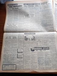 Vatan Gazetesi - 25 Mart 1955 - Medeni Bir Zaferimiz Yazan Ahmet Emin Yalman Köşe Yazısı - Mısır Aleyhimizde Bir Kampanya Açtı - Kuruçeşme Araba Vapuru Karaya Oturdu - Döviz Borçlarımız Hal Yoluna Girdi - Adnan Menderes Yaptığı Bir Gezintide Fevzi Lütfi Karaosmanoğlu İle Birlikte Fotoğraf - Karayolları Trafik Nizamnamesi Yürürlüğe Girdi - İran Prens Ali'nin Prensliği o Kabul Etmiyor - Kan Kanseri Tevlit Eden Virüs Tecrit Edildi - Hanımın Çiftliği Yazan Orhan Kemal Yazı Dizisi - Migros'un Umumî Heyet Toplantısı Yapıldı - İlk Deniz Otobüsü Caddebostan'ın Seyir Tecrübesi Yapıldı - Jules Verne'in Hatırası Anıldı - Geçmişte Bugün Oltu'nun Destanı - Gazeteci Ceyn Arden'in Maceraları Çizgi Roman - Hoş Memo Karikatür Çizen Al Capp - Şah İsmail Yazan Feridun Fazıl Tülbentçi Yazı Dizisi - Hacı Bey Zade Muhtar Bey Yazan Abdülbaki Gölpınarlı - Hergün Bir Yıldız John Ericsson - Sanat Aleminde Yazan Tunç Yalman - Kazanan Kaybediyor Yazan Graham Greene Yazı Dizisi - Galatasaray Fenerbahçe Maçı
