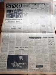 Vatan Gazetesi - 25 Mart 1955 - Medeni Bir Zaferimiz Yazan Ahmet Emin Yalman Köşe Yazısı - Mısır Aleyhimizde Bir Kampanya Açtı - Kuruçeşme Araba Vapuru Karaya Oturdu - Döviz Borçlarımız Hal Yoluna Girdi - Adnan Menderes Yaptığı Bir Gezintide Fevzi Lütfi Karaosmanoğlu İle Birlikte Fotoğraf - Karayolları Trafik Nizamnamesi Yürürlüğe Girdi - İran Prens Ali'nin Prensliği o Kabul Etmiyor - Kan Kanseri Tevlit Eden Virüs Tecrit Edildi - Hanımın Çiftliği Yazan Orhan Kemal Yazı Dizisi - Migros'un Umumî Heyet Toplantısı Yapıldı - İlk Deniz Otobüsü Caddebostan'ın Seyir Tecrübesi Yapıldı - Jules Verne'in Hatırası Anıldı - Geçmişte Bugün Oltu'nun Destanı - Gazeteci Ceyn Arden'in Maceraları Çizgi Roman - Hoş Memo Karikatür Çizen Al Capp - Şah İsmail Yazan Feridun Fazıl Tülbentçi Yazı Dizisi - Hacı Bey Zade Muhtar Bey Yazan Abdülbaki Gölpınarlı - Hergün Bir Yıldız John Ericsson - Sanat Aleminde Yazan Tunç Yalman - Kazanan Kaybediyor Yazan Graham Greene Yazı Dizisi - Galatasaray Fenerbahçe Maçı