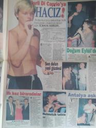 Hafta Sonu Haftalık Aktüalite Sinema Tiyatro Müzik ve Magazin Gazetesi - 23 Ağustos 2000 - Sayı:34 - Gönül Yazar'a yakışmadı - Onu bu halde görenler pek yadırgadı - Uğur Güneri - Hande Ataizi'ye erken nispet - DJ Uğur Kirik - Ayşe Hatun Önal'dan Neşe Erberk'e suçlama - Deniz Akkaya ile Julia Nitu'nun da alacağı varmış - Canan Mutluer - Seda Pıtrak - Deniz Öney - Antalya aşkı - Tarık Tarcan - Mehtap Saraç - Can Gürzap - Yasemin Koşal - Faruk Tınaz - İpek Acar - Arda Kural'la arkadaşı tatil borçlarını ödemedikleri için icraya verildi - Deniz Arcak  -Aysun Kayacı - Emre Aşık - Evlilik yine ertelendi - Söyle Alişan kim bu sarışın fotoğraf ve haberi - Gazete tam değildir sadece 4 sayfası mevcuttur