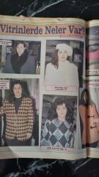 TÜRKİYE PAZAR GAZETESİ - 21 ŞUBAT 1993 - RUŞEN EŞREF , EYÜP SULTAN DA RAMAZAN GECESİ - BARBAROS HAYRETTİN PAŞA , TURGUT REİSİMİ DÜNYALARA DEĞİŞMEM , PROF. DR. İSMET MİROĞLU - ERTAN TÜNER , EKRANLAR DARPHANE GİBİ , ÇARKIFELEK, HAYDİ BASTIR , HANİ VARYA , JOKER - TURHAN, BURHAN ÖZTEKİN . HEPATİT C CAN ALMAYA DVAM EDİYOR - MARMARA OTELİ BAŞAŞÇISI SEDAT ÖZKAN USTA - LEVENT AKIN , VİTRİNLERDE NELER VAR - GÜLER ERKAN TATLI DİLİM , GÜLER YÜZLÜM - RABİA AKÜZ , SİNEKTEN AKREBE - EŞREF KOLÇAK , HAYATIMDA ŞEVKLE OYNADIĞIM TEK FİLM , AZİZ MAHMUT HÜDAYİ HZ. NİN HAYATINI ANLATAN FİLM TAMAMLANDI -  KERAMETTİN AŞMAZ , HZ. ÖMERE GELİN OLAN KIZ - BİL BUL - BİZİM SOKAK - TIRCININ KARISI, YÜZÜNÜN KARASI ...